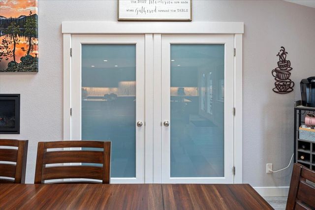 2240 NW Oak Court, Redmond, OR 97756