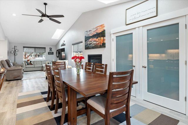 2240 NW Oak Court, Redmond, OR 97756