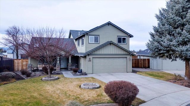 2240 NW Oak Court, Redmond, OR 97756