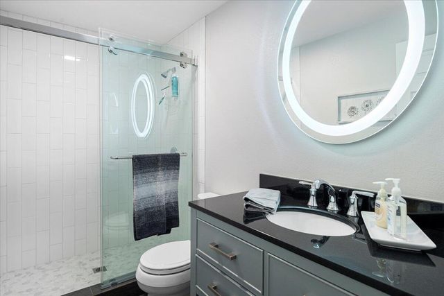 2240 NW Oak Court, Redmond, OR 97756