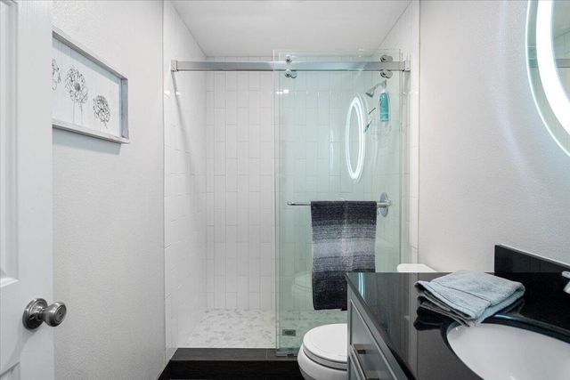 2240 NW Oak Court, Redmond, OR 97756