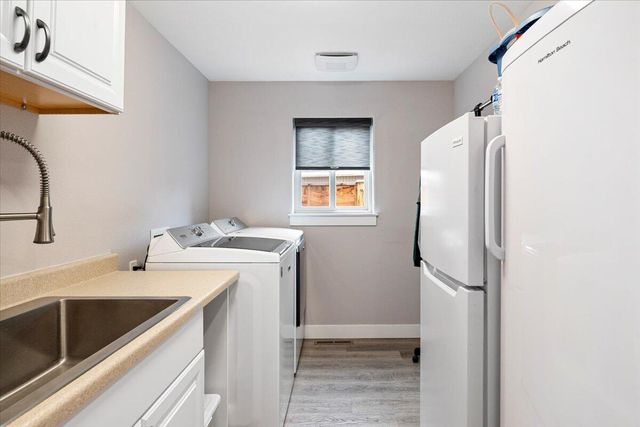 2240 NW Oak Court, Redmond, OR 97756