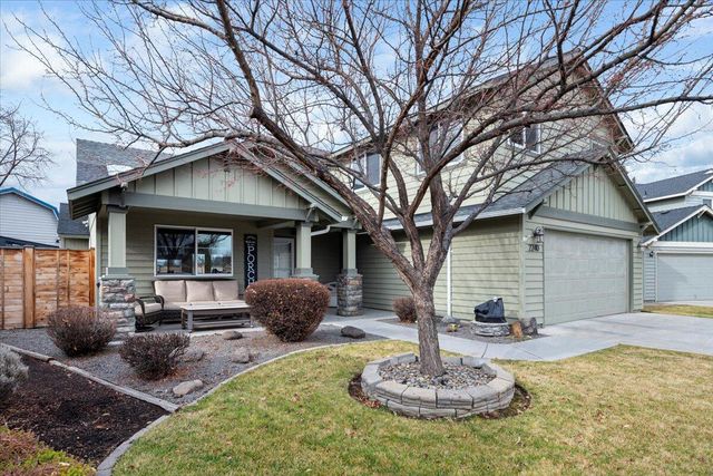2240 NW Oak Court, Redmond, OR 97756
