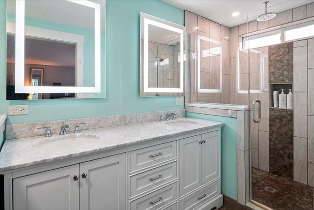 2240 NW Oak Court, Redmond, OR 97756