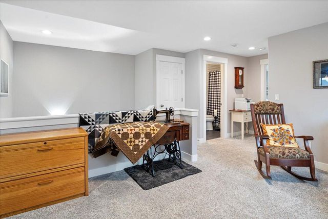 2240 NW Oak Court, Redmond, OR 97756