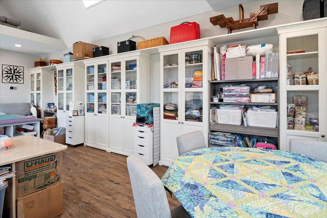 2240 NW Oak Court, Redmond, OR 97756