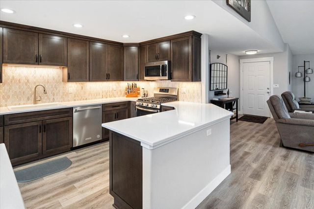 2240 NW Oak Court, Redmond, OR 97756