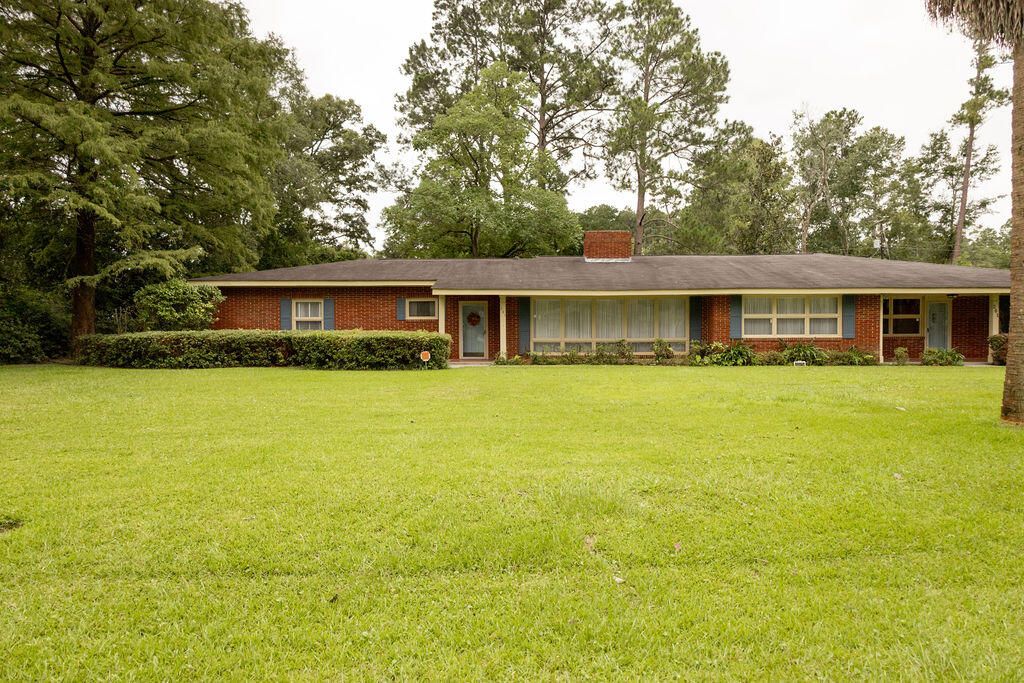 201 Overhill Drive, Walterboro, SC 29488