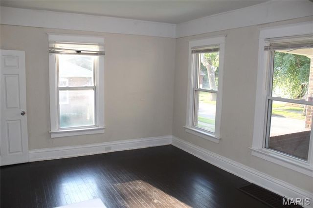 6527 Julian Avenue, St Louis, MO 63133