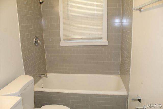 6527 Julian Avenue, St Louis, MO 63133