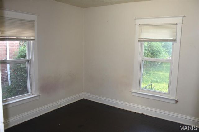 6527 Julian Avenue, St Louis, MO 63133