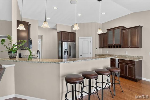211 Shumate Avenue, Maryland Heights, MO 63043
