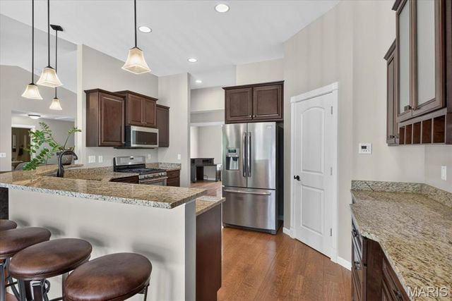 211 Shumate Avenue, Maryland Heights, MO 63043