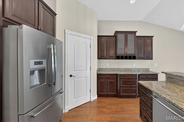 211 Shumate Avenue, Maryland Heights, MO 63043