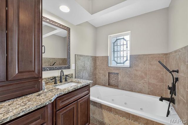 211 Shumate Avenue, Maryland Heights, MO 63043
