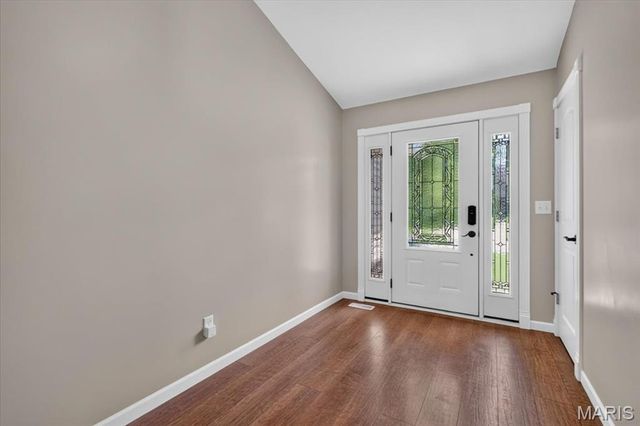 211 Shumate Avenue, Maryland Heights, MO 63043