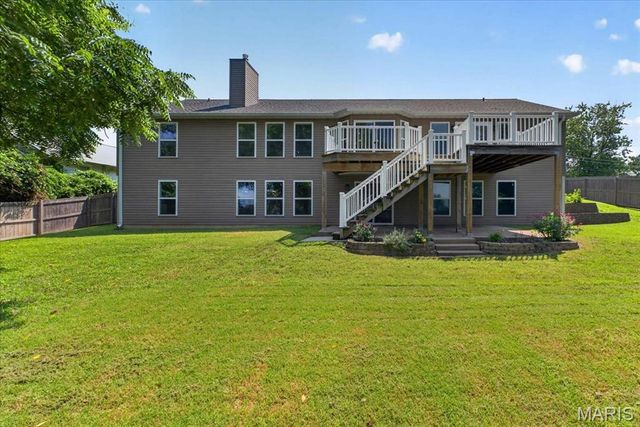 211 Shumate Avenue, Maryland Heights, MO 63043