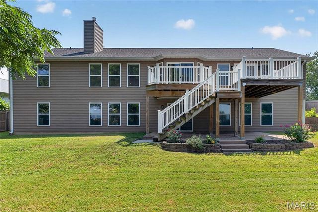 211 Shumate Avenue, Maryland Heights, MO 63043