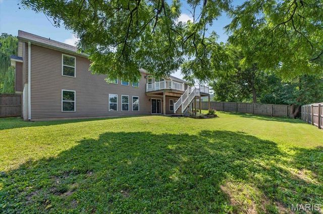 211 Shumate Avenue, Maryland Heights, MO 63043