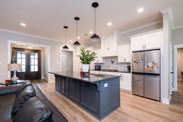 2342 Holly Hill Dr, Conway, AR 72034