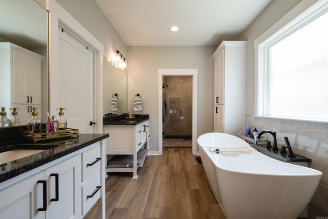 2342 Holly Hill Dr, Conway, AR 72034