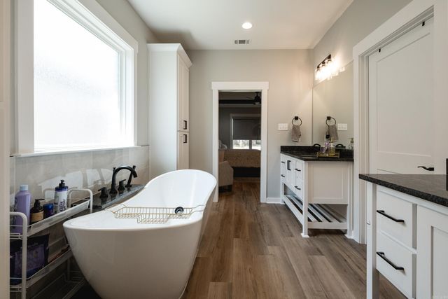 2342 Holly Hill Dr, Conway, AR 72034