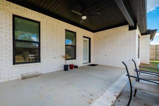 2342 Holly Hill Dr, Conway, AR 72034