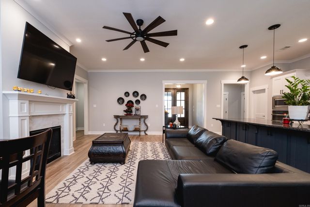 2342 Holly Hill Dr, Conway, AR 72034