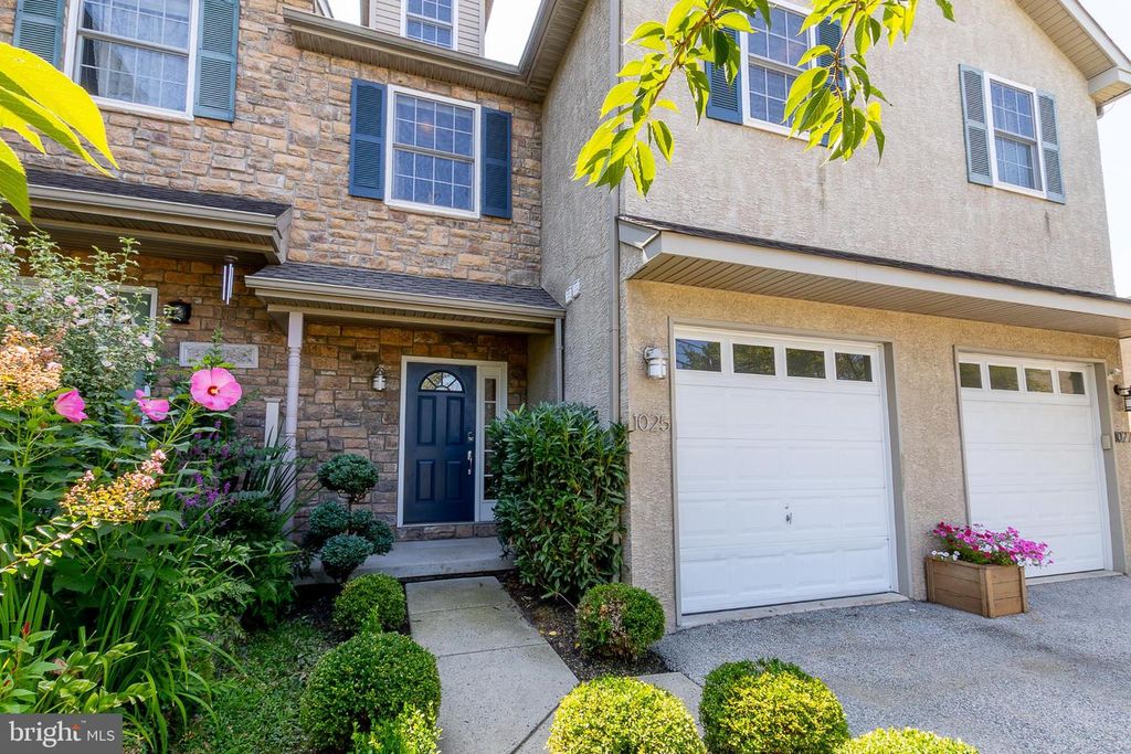 1025 FORD ST, Bridgeport, PA 19405