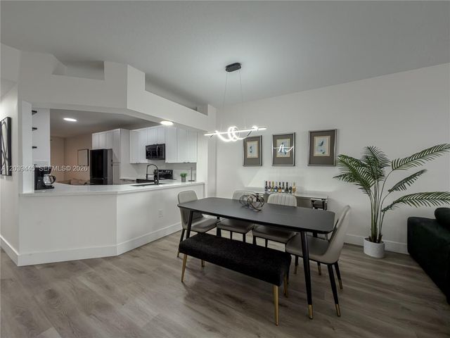 10750 NW 66th Street 504, Doral, FL 33178