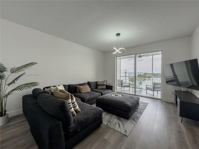 10750 NW 66th Street 504, Doral, FL 33178
