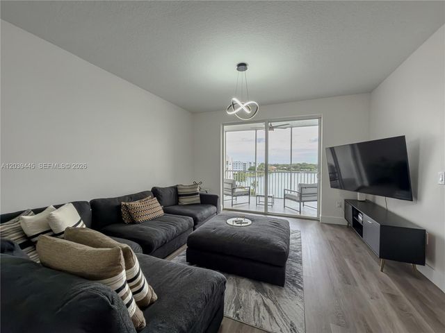 10750 NW 66th Street 504, Doral, FL 33178
