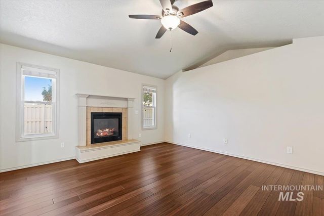 756 E Wild Lilac Ct, Kuna, ID 83634