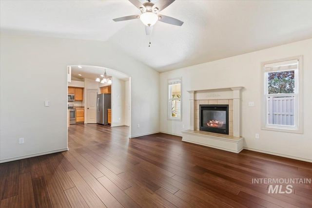 756 E Wild Lilac Ct, Kuna, ID 83634