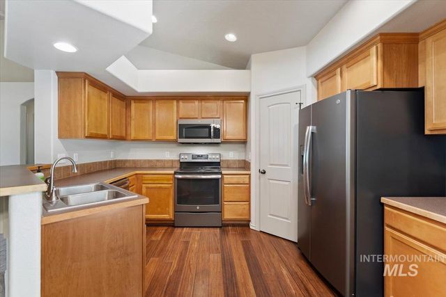 756 E Wild Lilac Ct, Kuna, ID 83634