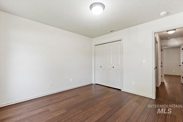 756 E Wild Lilac Ct, Kuna, ID 83634