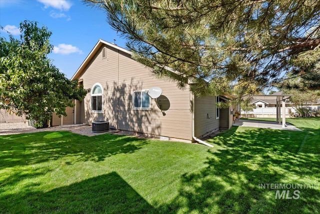 756 E Wild Lilac Ct, Kuna, ID 83634