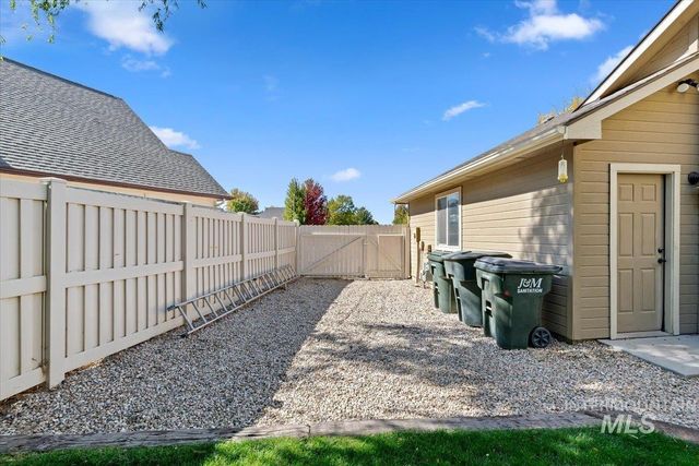 756 E Wild Lilac Ct, Kuna, ID 83634