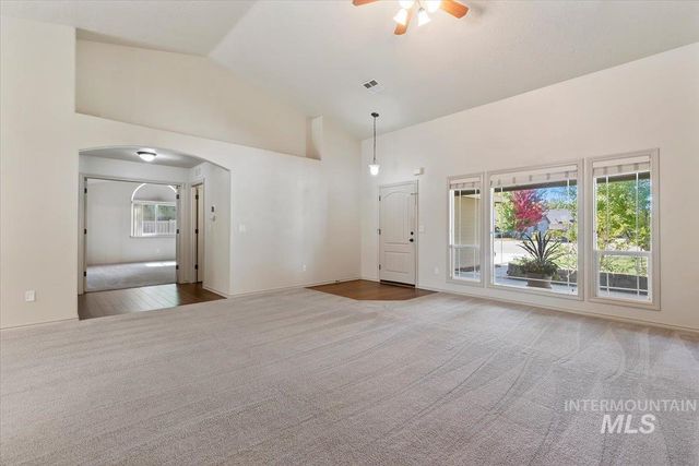 756 E Wild Lilac Ct, Kuna, ID 83634