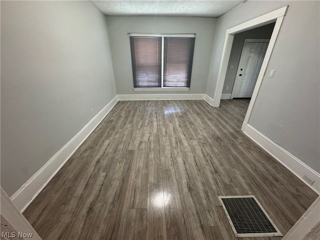 2020 Corning Avenue, Cleveland, OH 44109