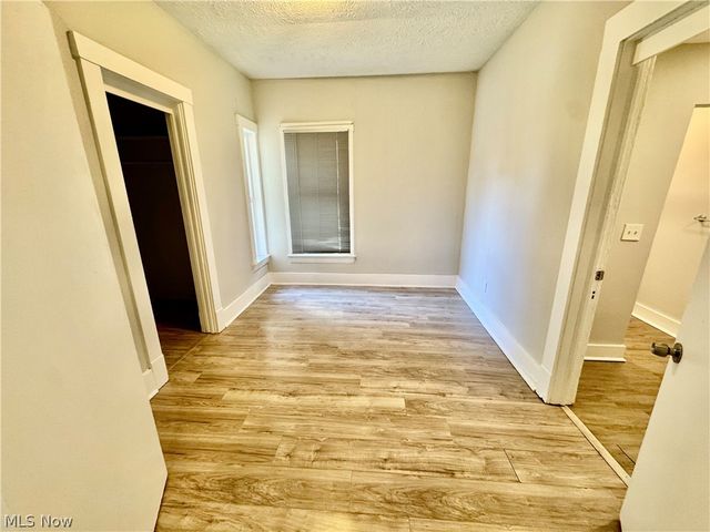 2020 Corning Avenue, Cleveland, OH 44109