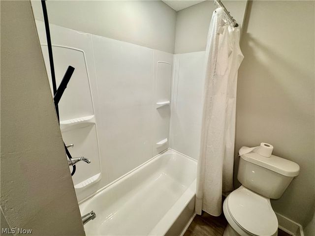 2020 Corning Avenue, Cleveland, OH 44109