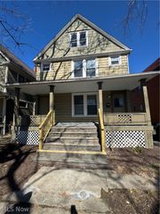 2020 Corning Avenue, Cleveland, OH 44109