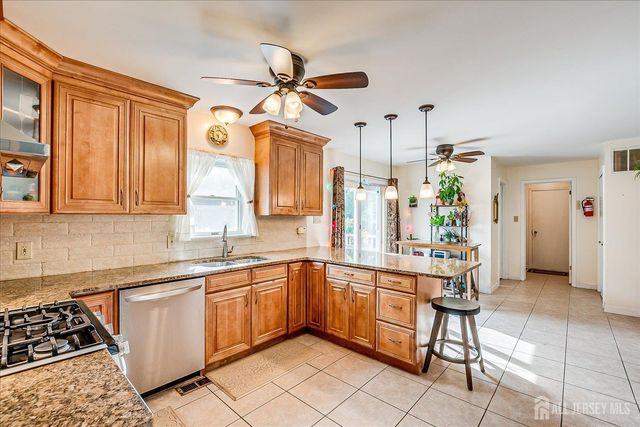 154 Dutton Street, Franklin Twsp, NJ 08873