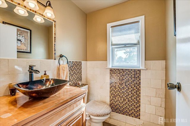 154 Dutton Street, Franklin Twsp, NJ 08873