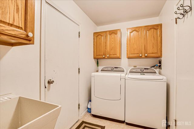 154 Dutton Street, Franklin Twsp, NJ 08873