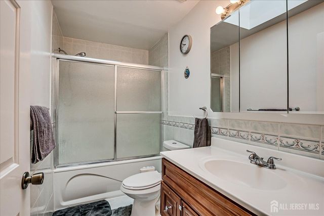 154 Dutton Street, Franklin Twsp, NJ 08873