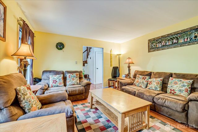 154 Dutton Street, Franklin Twsp, NJ 08873