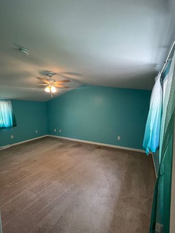 14 Oak St, Southwick, MA 01077