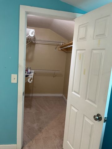 14 Oak St, Southwick, MA 01077